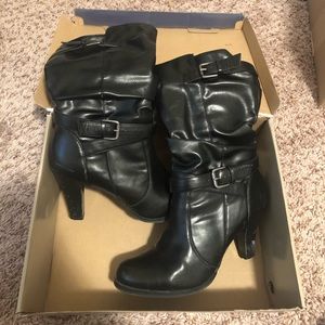 Black heeled boots